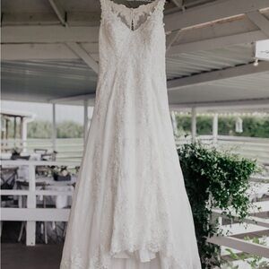 Elegant White Lace Wedding Dress